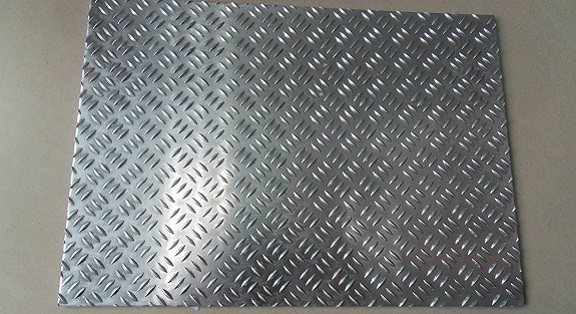 明泰铝业-三条筋花纹铝板