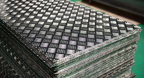 明泰铝业-五条筋花纹铝板