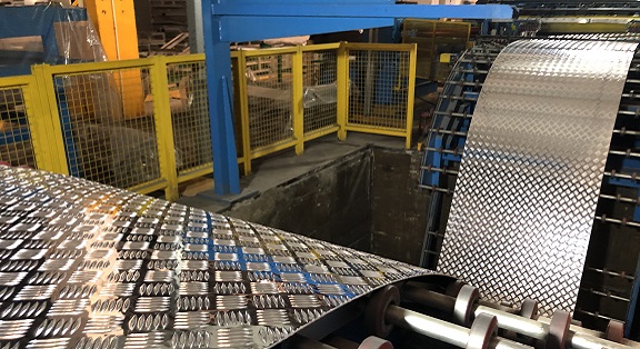 明泰铝业-楼梯踏板用5754防滑花纹铝板